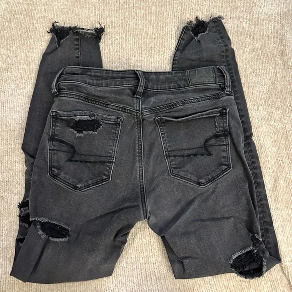 AEO Skinny Extra Stretch Hi-Rise Distressed Jeggings - Size 6 - Picture 1 of 7